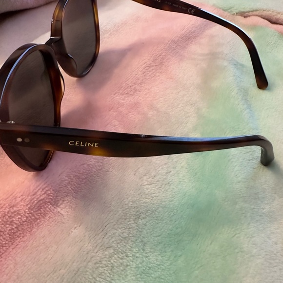 Celine - Picture 3 of 3